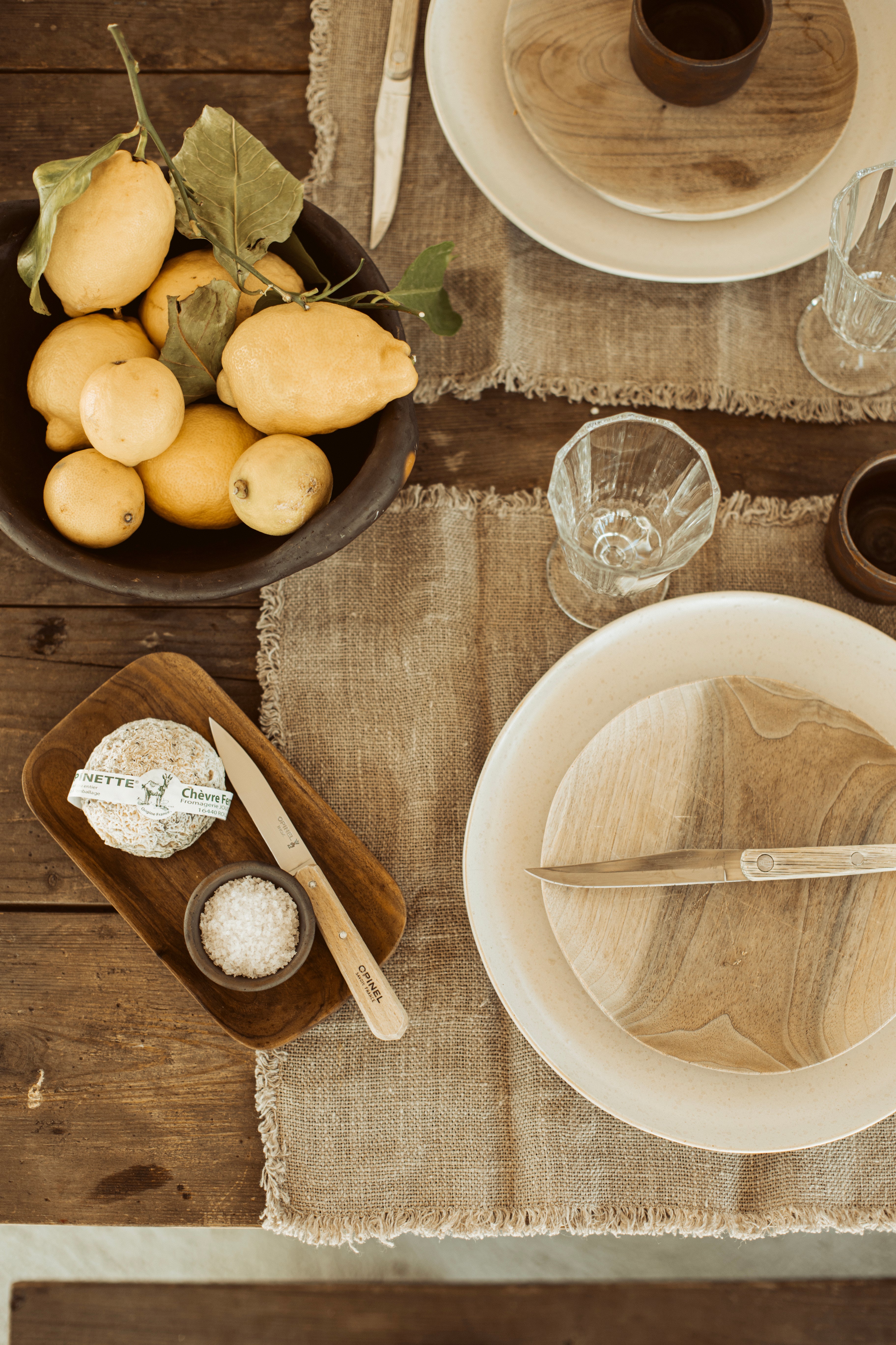 assiette de service en bois