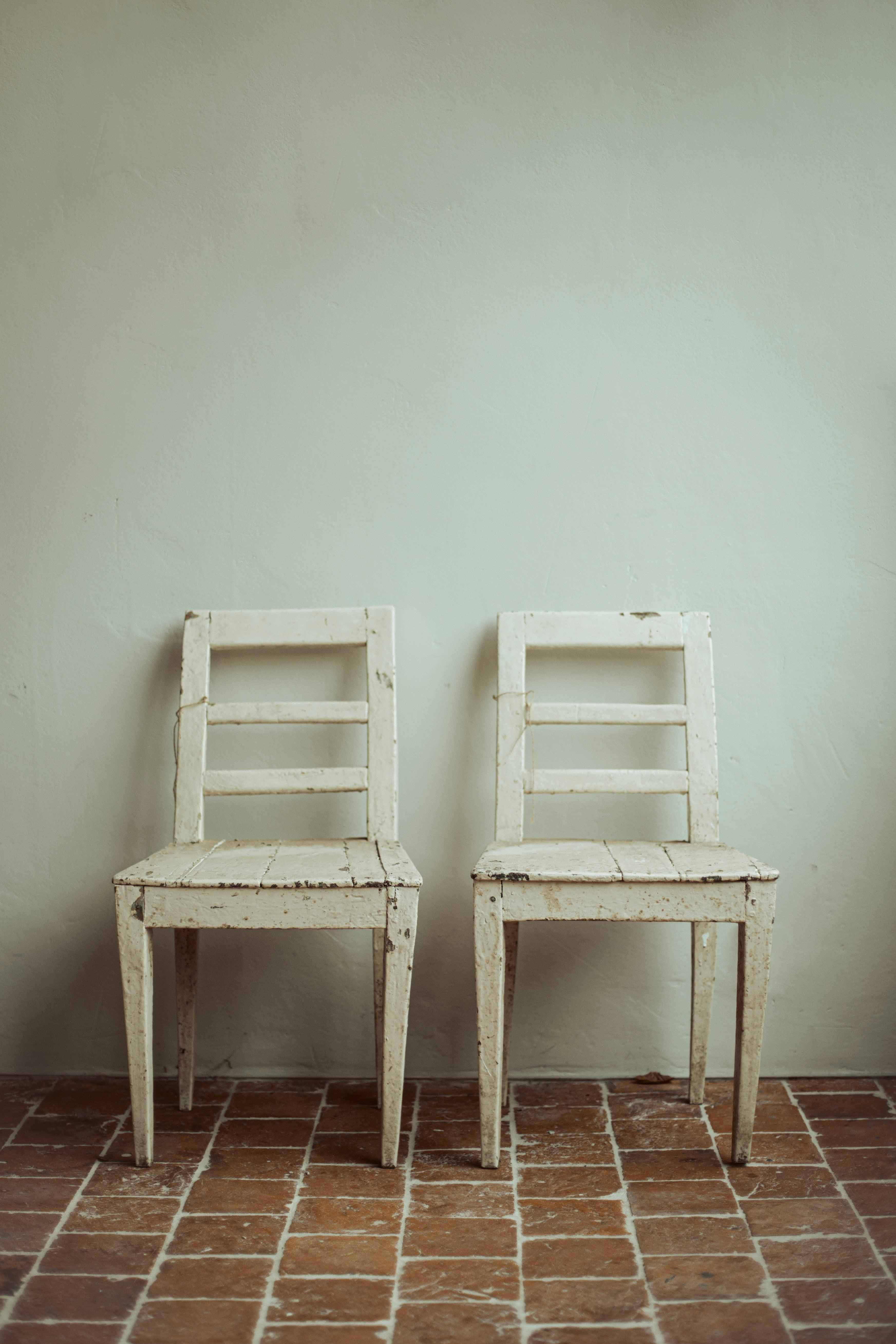 witte kinderstoelen - brocante