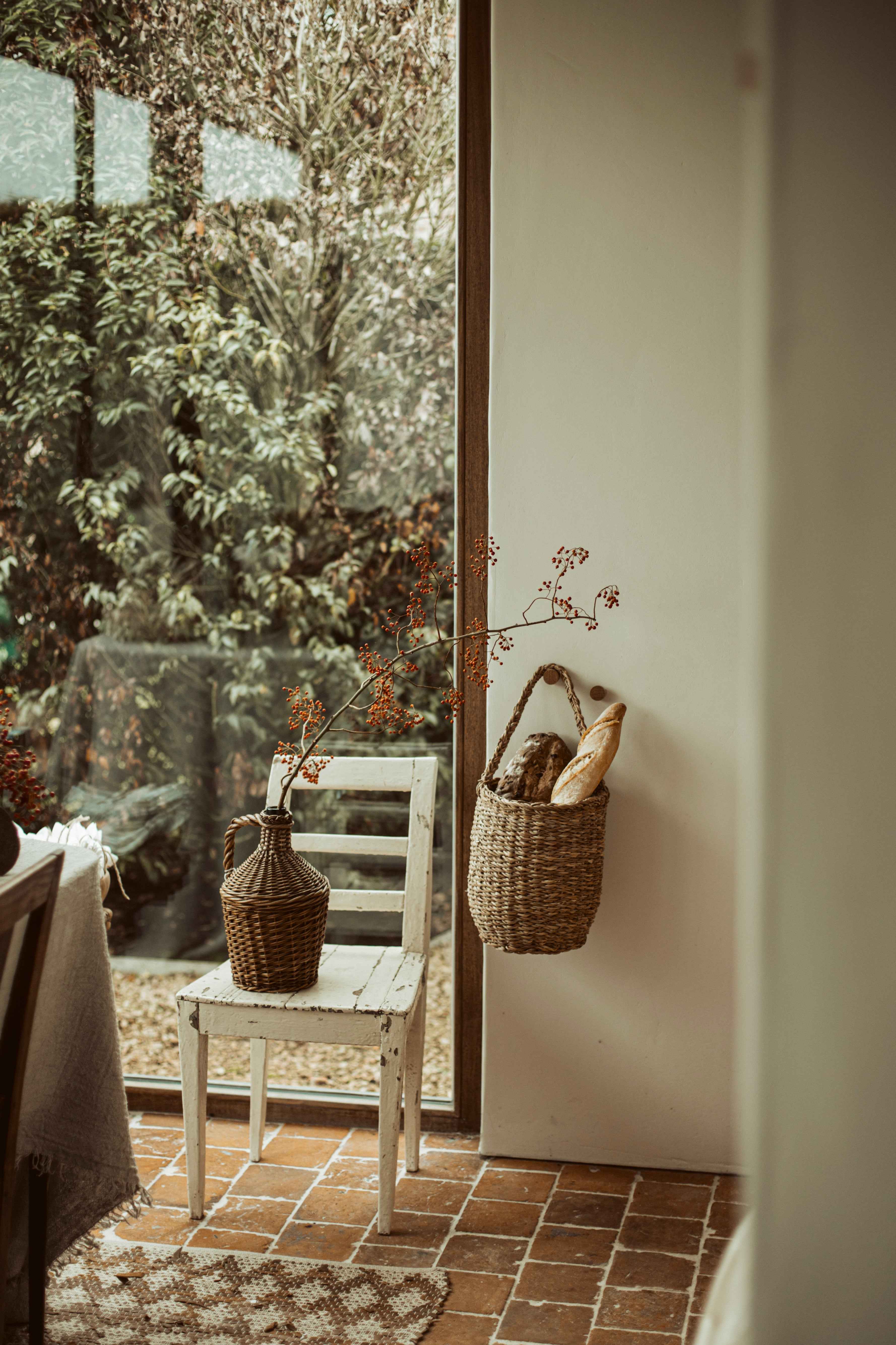 witte kinderstoelen - brocante