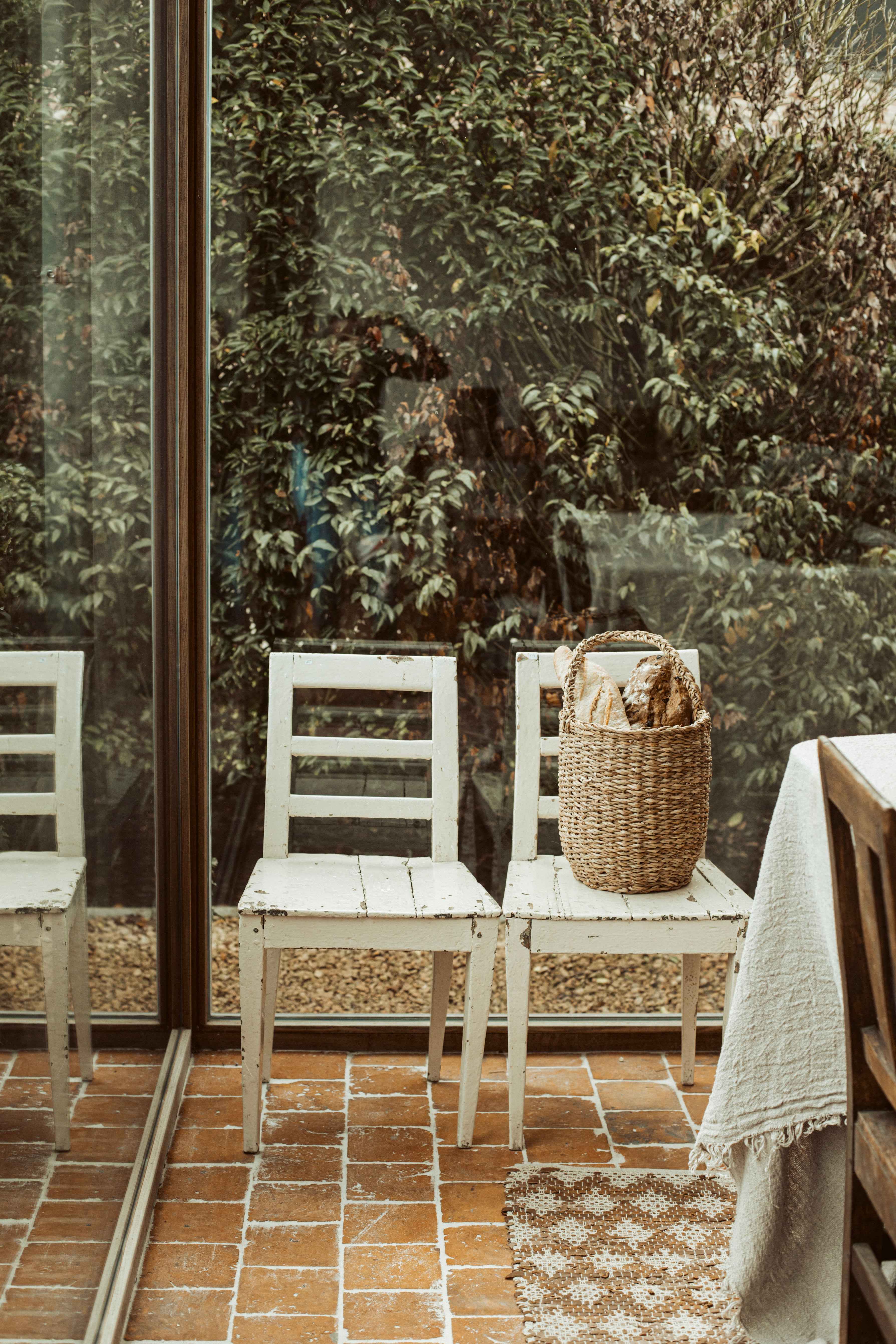 witte kinderstoelen - brocante