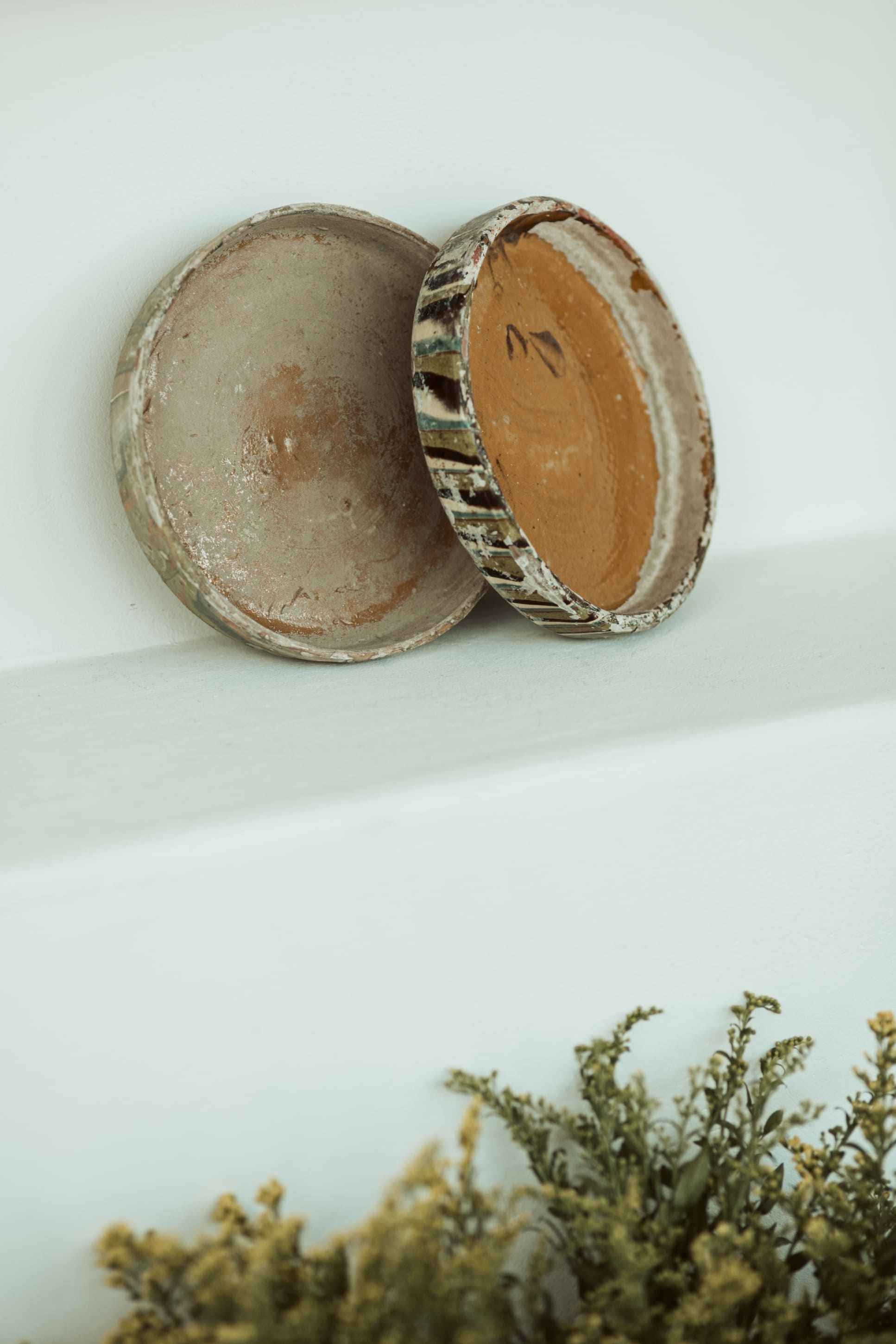 set 4 - 2 platte schaaltjes - brocante