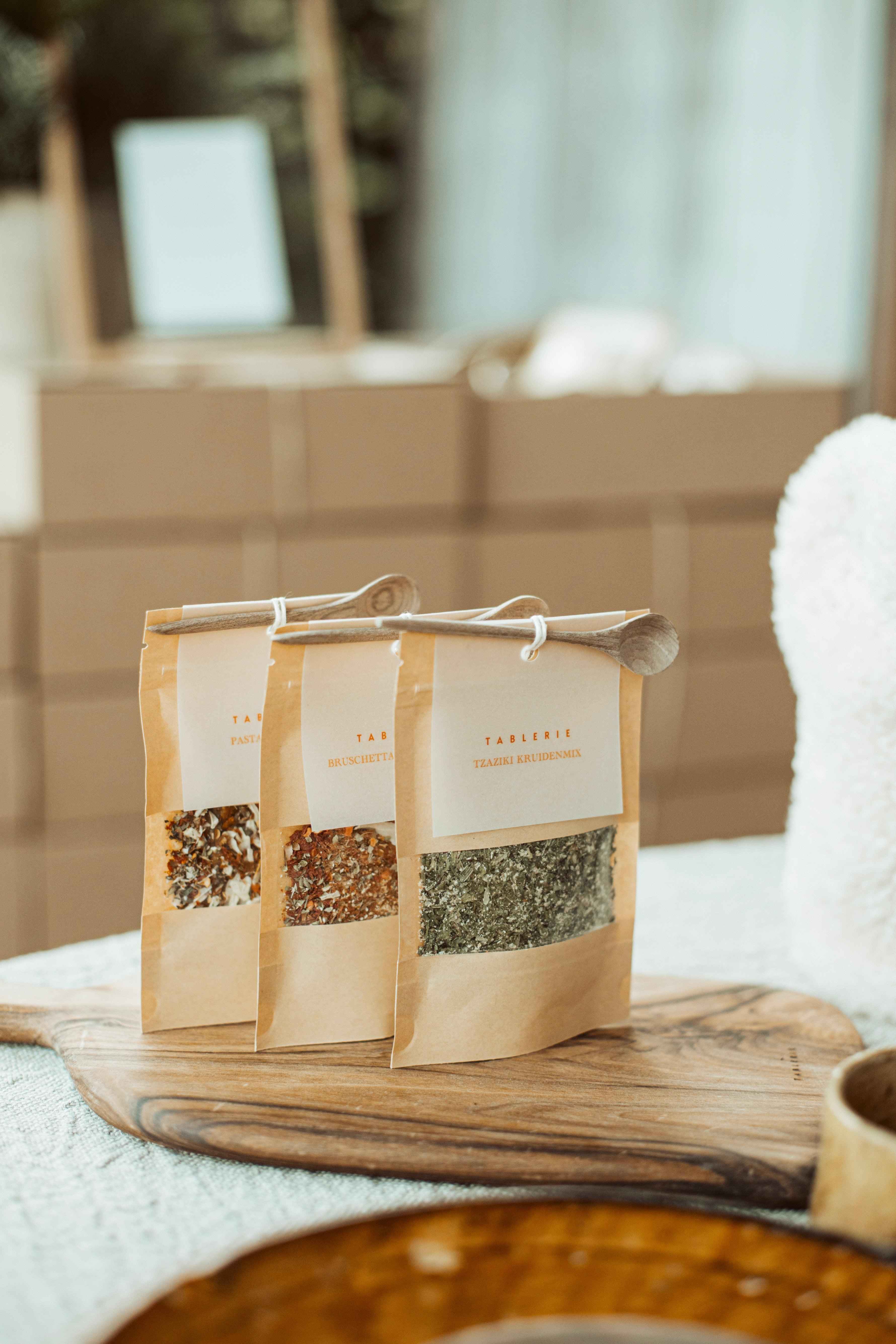 tapenade mix met houten lepeltje