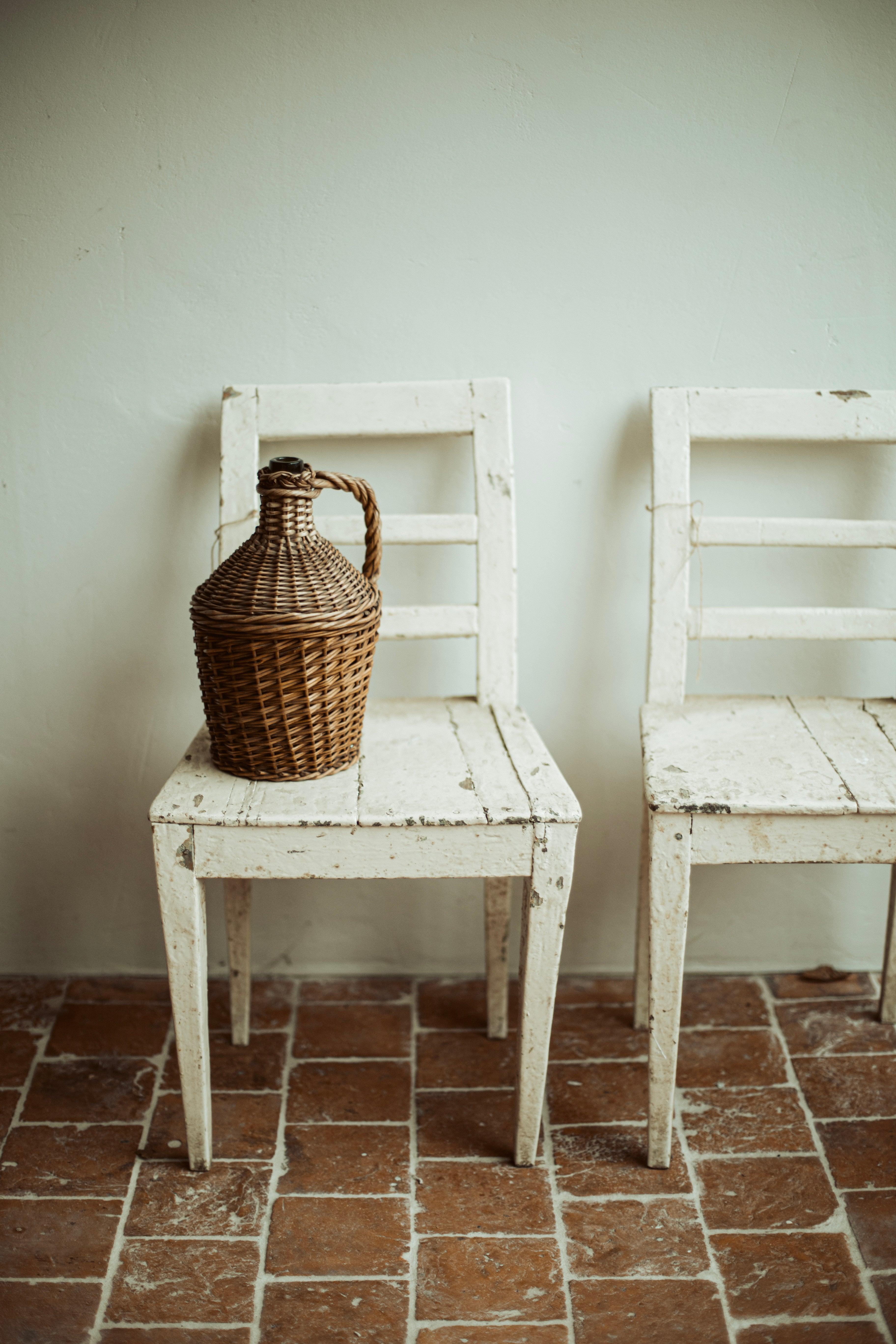 witte stoelen