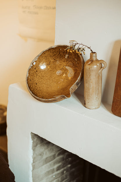 grote gele schaal met tuit - brocante